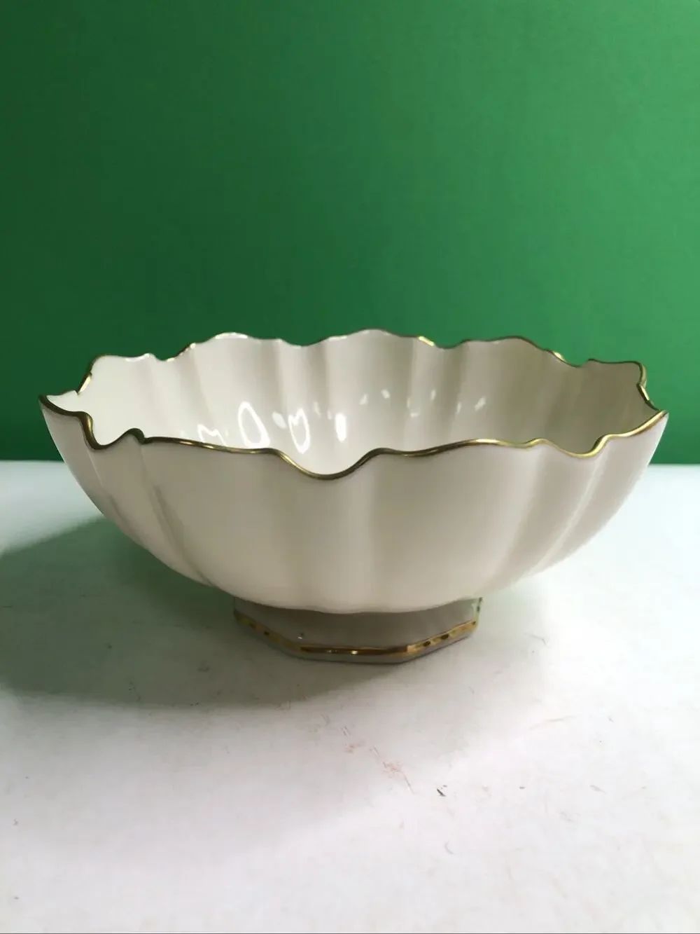 Lenox Symphony Ivory Porcelain Scalloped Footed Bowl 24 Kt Gold Edging Trim 6